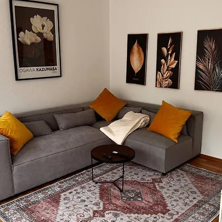 Gartenwohnung S-vahingen Us Barraks *